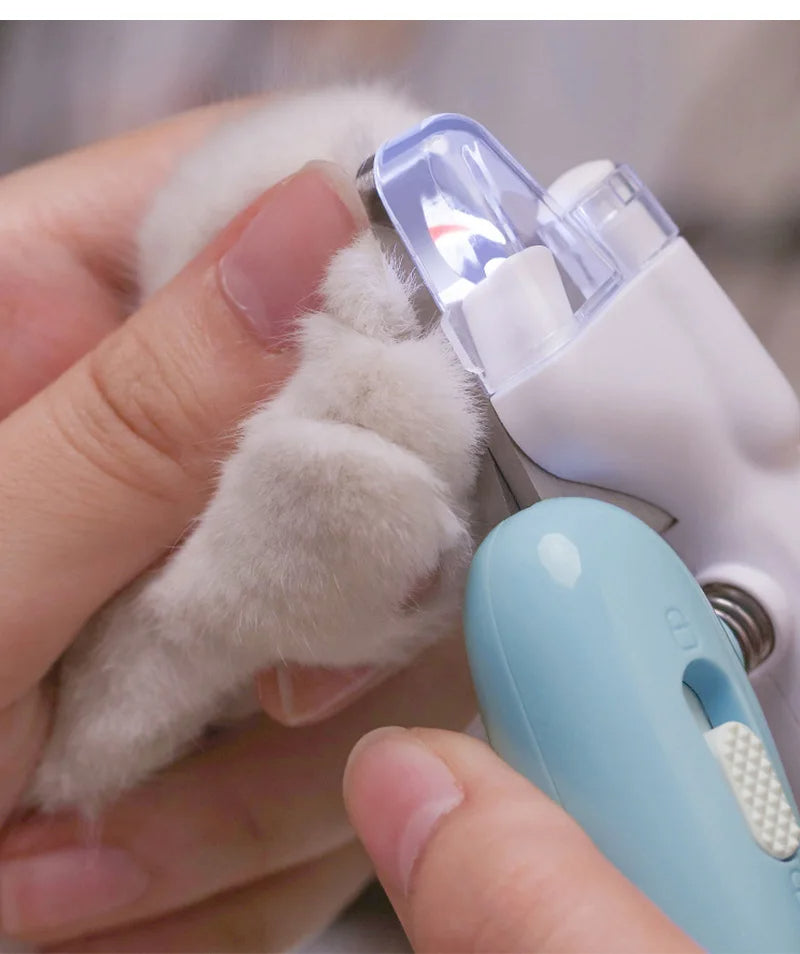 Coupe-griffes DEL pour chat et chien / LED pet nail clipper — vue 6 / view 6